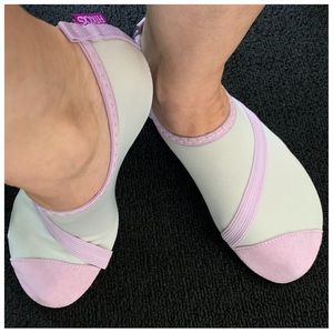 FITKICKS Low Top Suede Toe Active Foldable Footwear Lavender Women’s Size M 7-8